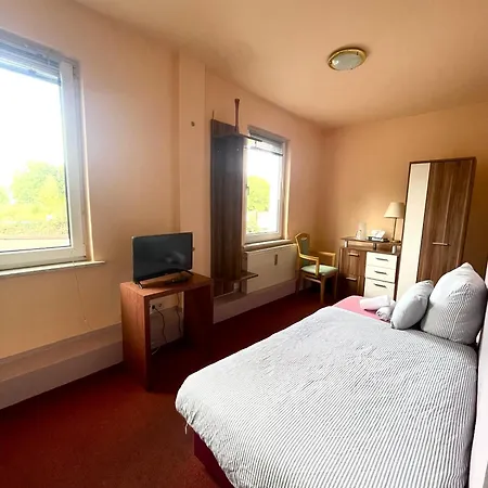 Neue Pfefferkiste Hostel *
